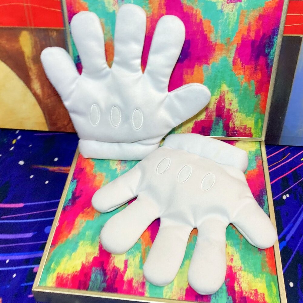 NINTENDO x UNIVERSAL STUDIOS SUPER MARIO GLOVES LIMITED SUPER NINTENDO WORLD